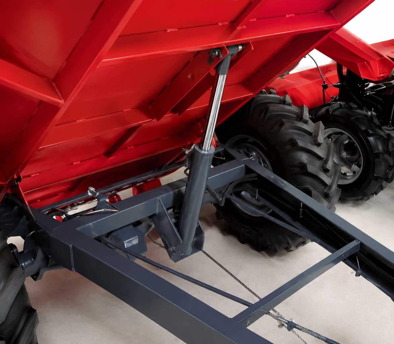 Basculante hidráulico de doble efecto del Motocultor Serie Duran